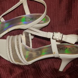 Size 8 it's ok kitten heel